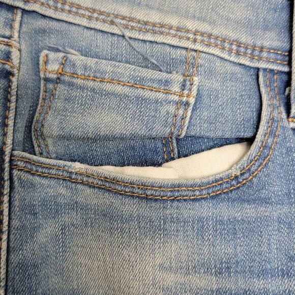 Levi's Women's Boyfriend Straight Jeans Size 27 Medium Wash Blue Denim 29x26 - Picture 9 of 13